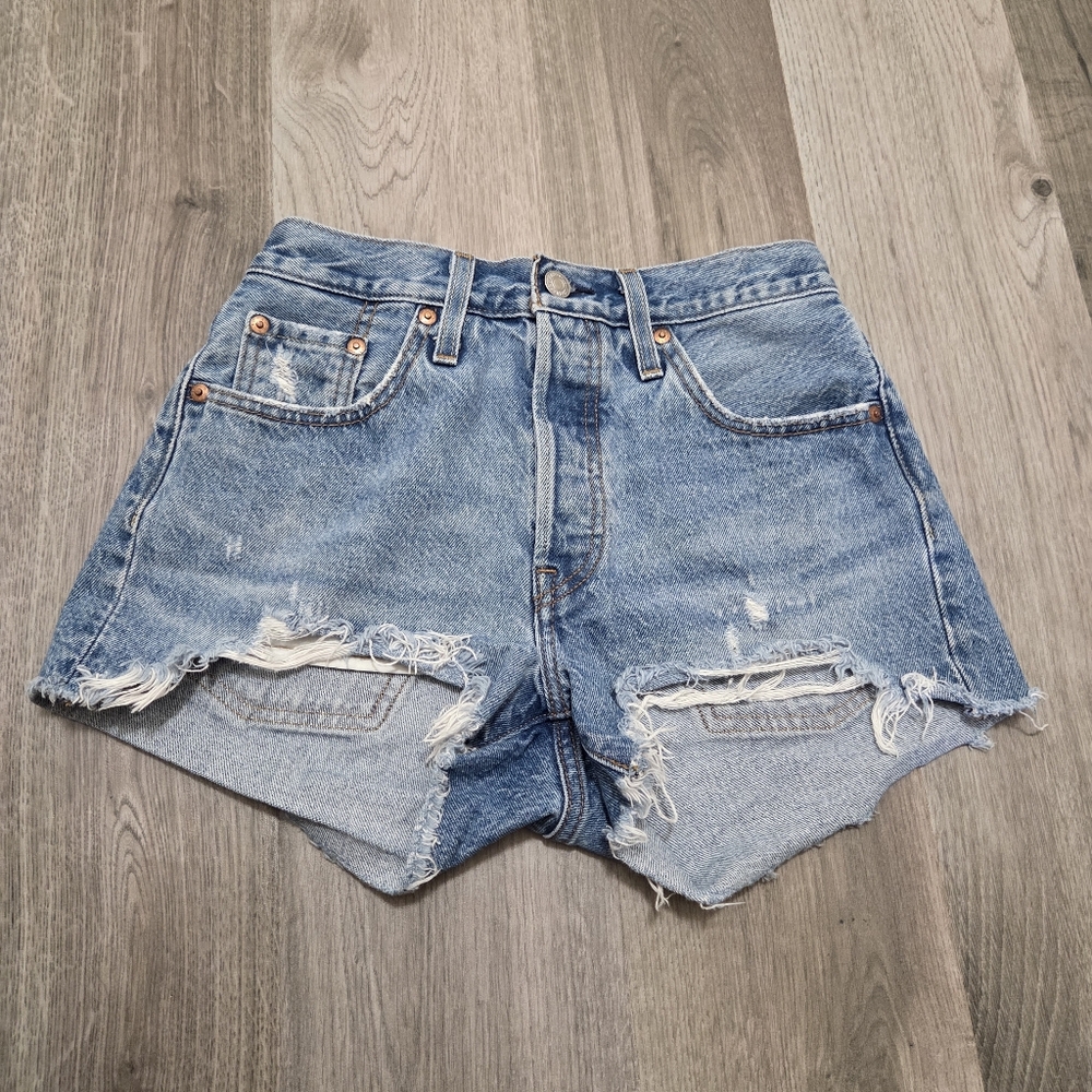 Levi’s 501 Distressed Denim Cutoff Shorts High Rise 100% Cotton Raw Hem Vintage - Picture 2 of 12